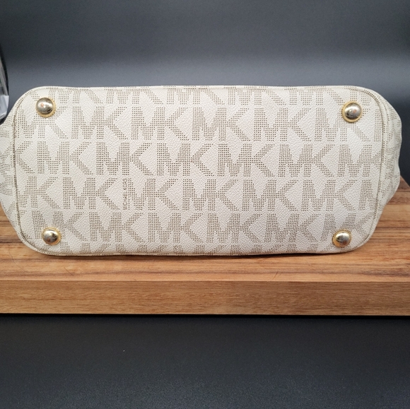 Michael Kors Cream Tote Bag with Signature Logo Print & Adj Straps, 15×11×5.5 - Picture 5 of 11